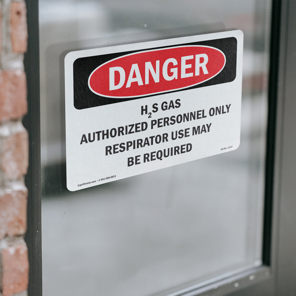 H2S Gas Authorized Personnel Only