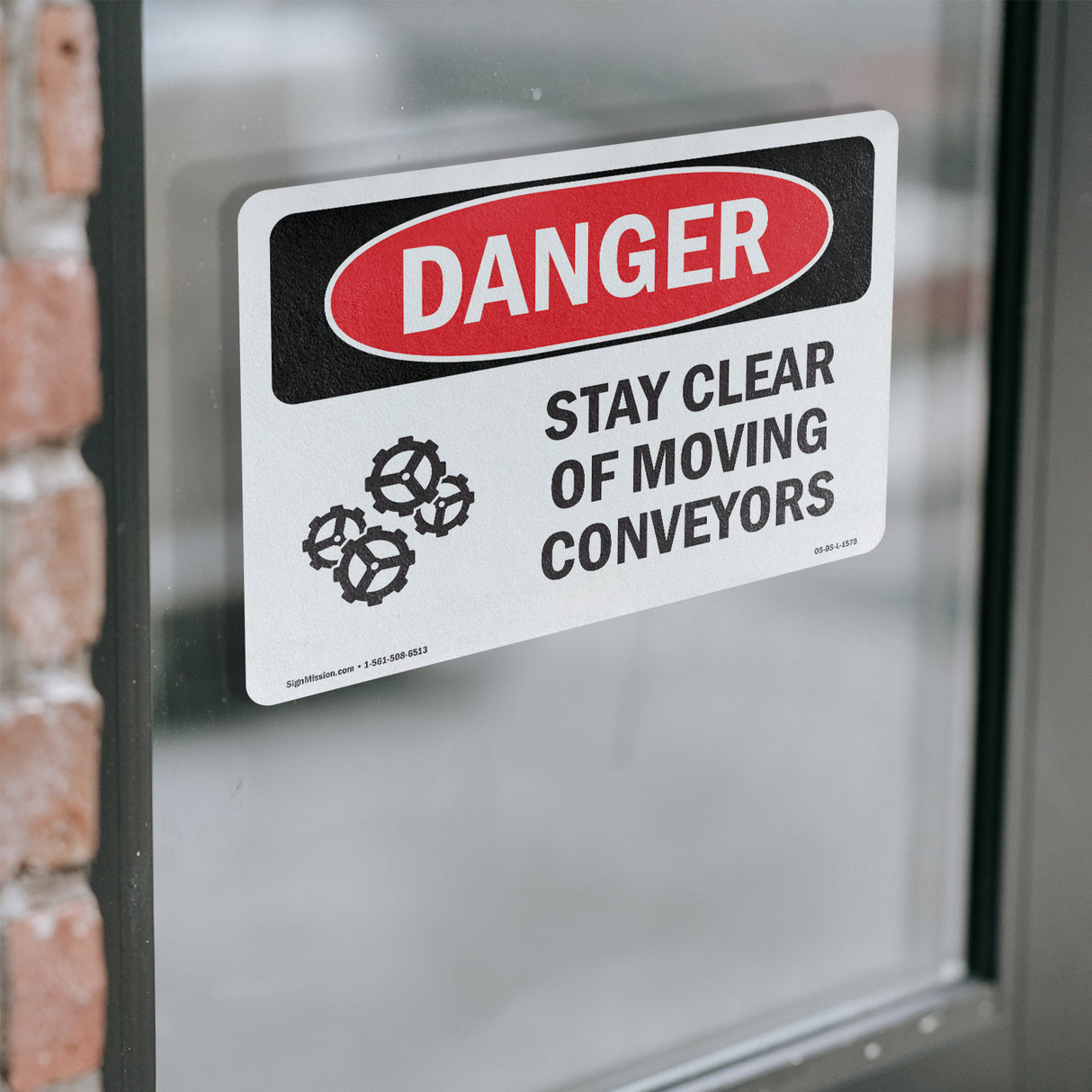Stay Clear Of Moving Conveyors
