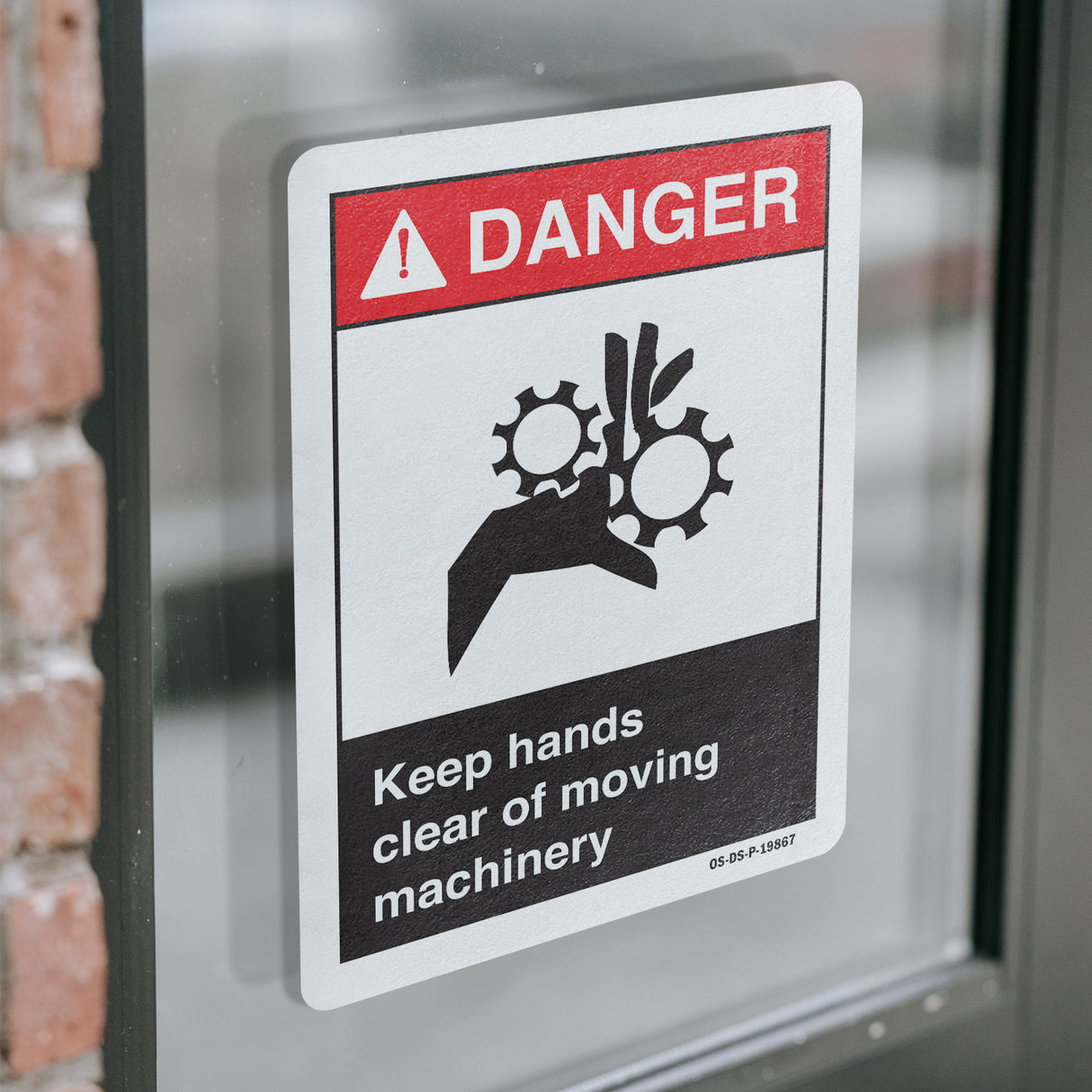 Keep Hands Clear Of Moving Machinery