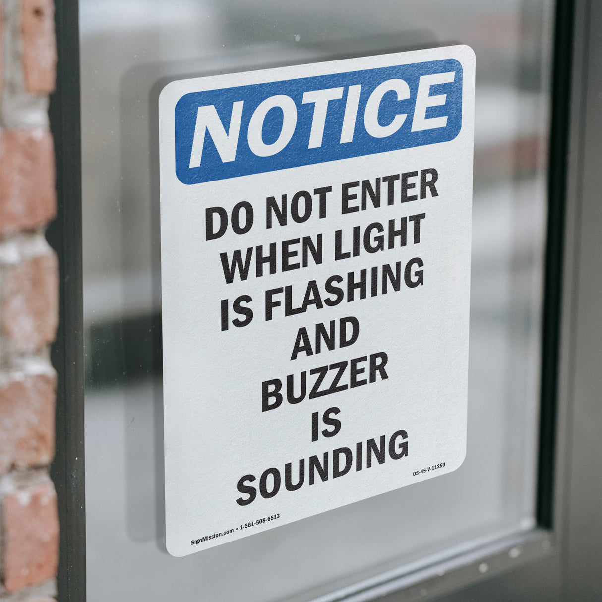 Do Not Enter When Light Is Flashing And Sign